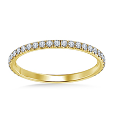 Classic Diamond Wedding Band with Prong Settings in 18K Yellow Gold (3/8 cttw.)