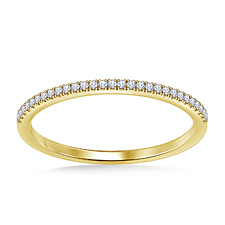 Classic Diamond Wedding Band with Prong Settings in 18K Yellow Gold (1/8 cttw.)