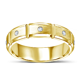 Exquisite Men's Diamond Wedding Ring in 14K Yellow Gold (1/10 cttw.)